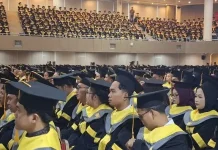 Wisuda Perdana UT 2026, Ribuan Lulusan Resmi Dikukuhkan di Convention Center UTCC).